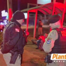 Fotos de Homem é agredido por populares após tentar roubar moto de entregador em Maringá
