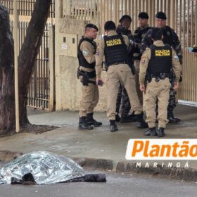 Fotos de Homem é morto a facadas em frente a bar, em Maringá; crime foi registrado por câmera de segurança