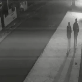 Fotos de Irmãos acusados de furto em residência são presos após fuga por telhados em Maringá; vídeo