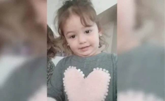 Fotos de Madrasta de Izabelly é condenada a 8 anos por morte da criança em uma máquina de lavar no PR