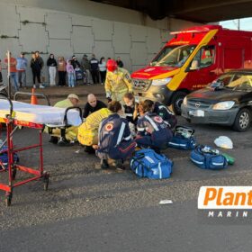 Motociclista bate na traseira de carro, é atropelado por outro veículo e socorrido em estado gravíssimo em Maringá Foto 2 Fotos de Motociclista bate na traseira de carro, é atropelado por outro veículo e socorrido em estado gravíssimo em Maringá