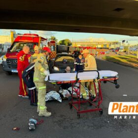 Motociclista bate na traseira de carro, é atropelado por outro veículo e socorrido em estado gravíssimo em Maringá Foto 4 Fotos de Motociclista bate na traseira de carro, é atropelado por outro veículo e socorrido em estado gravíssimo em Maringá