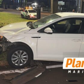 Fotos de Motociclista é arremessado de viaduto após colisão e fica gravemente ferido em Maringá