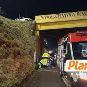 Fotos de Motociclista é arremessado de viaduto após colisão e fica gravemente ferido em Maringá