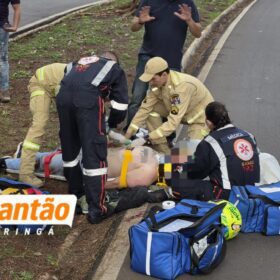 Motociclista sofre ferimentos gravíssimos após perder controle e colidir contra árvore em Maringá Foto 5 Fotos de Motociclista sofre ferimentos gravíssimos após perder controle e colidir contra árvore em Maringá