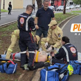Motociclista sofre ferimentos gravíssimos após perder controle e colidir contra árvore em Maringá Foto 6 Fotos de Motociclista sofre ferimentos gravíssimos após perder controle e colidir contra árvore em Maringá