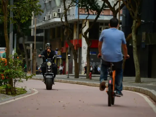 Fotos de Nova lei prevê idade mínima para uso de bicicletas elétricas; entenda