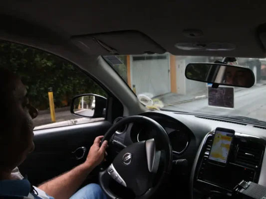 Projeto de lei prevê pontos de embarque, desembarque e descanso para motoristas de aplicativos em Maringá Foto 2 Fotos de Projeto de lei prevê pontos de embarque, desembarque e descanso para motoristas de aplicativos em Maringá