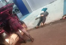 Fotos de Revólver escondido em carro é encontrado durante abordagem na Avenida Colombo, em Maringá