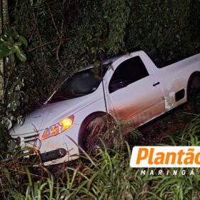 Fotos de Sem conseguir acionar os bombeiros, blogueiro pede ajuda ao Plantão Maringá pelo WhatsApp após acidente em Maringá