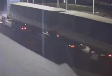 Fotos de Vídeo: Caminhão é atingido por trem na região de Maringá; veja o flagrante