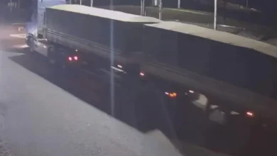 Fotos de Vídeo: Caminhão é atingido por trem na região de Maringá; veja o flagrante