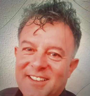 VÍDEO: Homem é morto a facadas em bar de Maringá; suspeito está foragido Foto 3 Fotos de VÍDEO: Homem é morto a facadas em bar de Maringá; suspeito está foragido