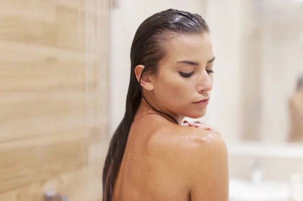 Fotos de Anvisa proíbe shampoo e hidratante, suspende repelente e manda recolher querosene; veja as marcas e produtos afetados