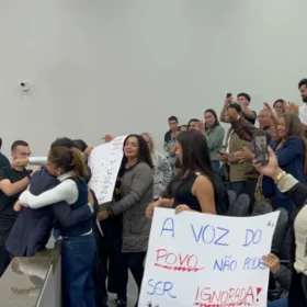 Câmara de Maringá rejeita denúncias contra Lemuel Salvando Vidas feitas por veterinárias da prefeitura Foto 1 Fotos de Câmara de Maringá rejeita denúncias contra Lemuel Salvando Vidas feitas por veterinárias da prefeitura