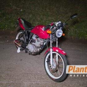 Dois motociclistas ficam feridos após colidirem na traseira de caminhão na PR-317, em Maringá Foto 5 Fotos de Dois motociclistas ficam feridos após colidirem na traseira de caminhão na PR-317, em Maringá