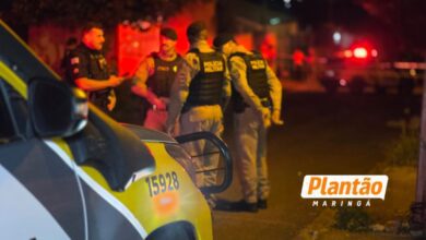 Fotos de Jovem é executado a tiros em frente de uma residência, em Sarandi