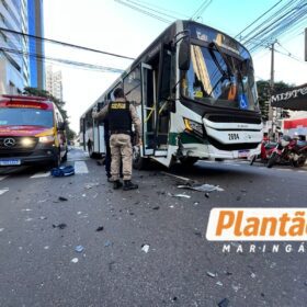 Imprudência no trânsito termina em colisão entre carro e ônibus no Centro de Maringá Foto 3 Fotos de Imprudência no trânsito termina em colisão entre carro e ônibus no Centro de Maringá