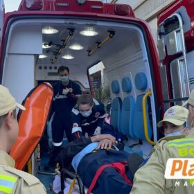 Imprudência no trânsito termina em colisão entre carro e ônibus no Centro de Maringá Foto 5 Fotos de Imprudência no trânsito termina em colisão entre carro e ônibus no Centro de Maringá