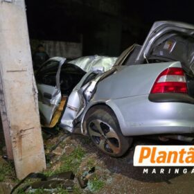 Motorista desaparece após capotamento violento na Avenida Colombo, em Sarandi Foto 3 Fotos de Motorista desaparece após capotamento violento na Avenida Colombo, em Sarandi