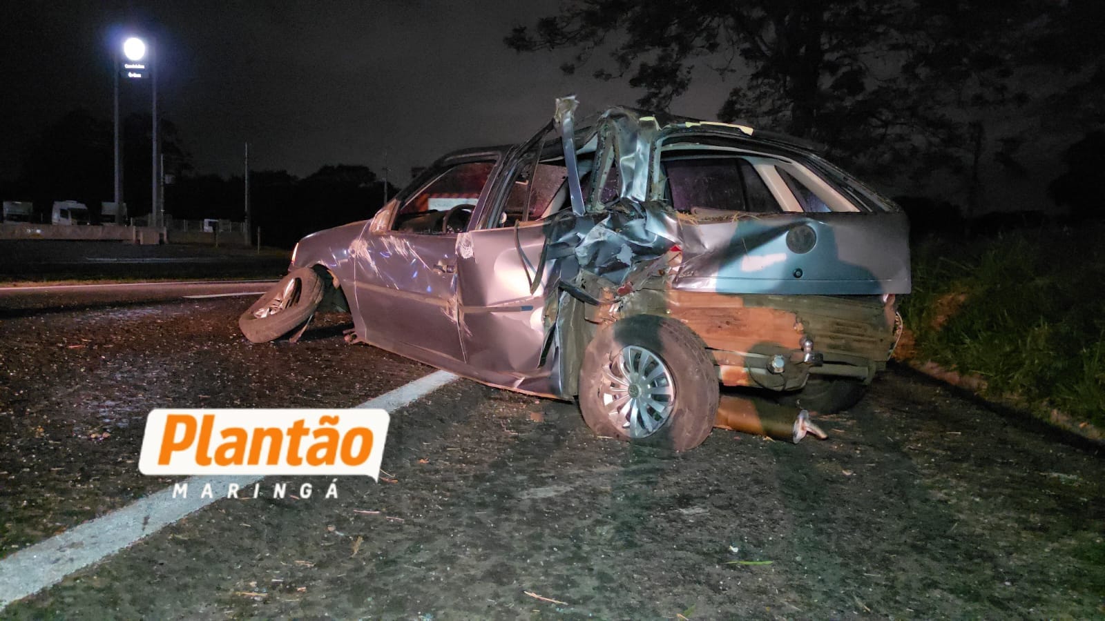 Fotos de ‘Não deu tempo de fazer nada’: motorista relata grave acidente após carro invadir pista na BR-376, em Maringá