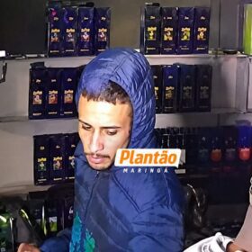 Polícia Civil divulga foto e pede ajuda para identificar suspeito de matar jovem em tabacaria de Sarandi Foto 15 Fotos de Polícia Civil divulga foto e pede ajuda para identificar suspeito de matar jovem em tabacaria de Sarandi
