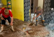 Fotos de Vídeo: Gelo invade casa e derruba parede durante forte tempestade de granizo no PR
