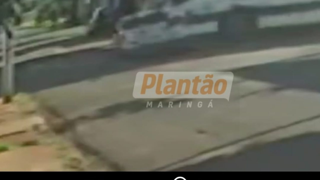 camera-de-seguranca-registra-colisao-entre-onibus-do-transporte-publico-e-carro-em-sarandi