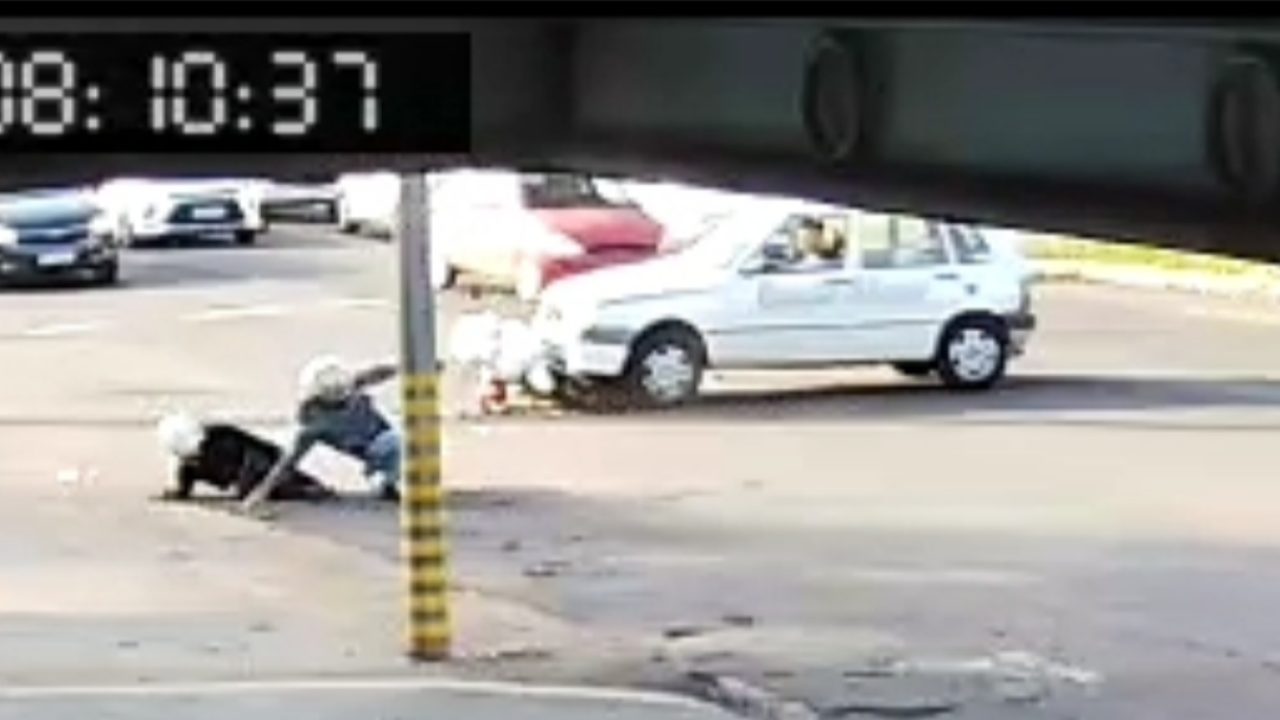 camera-de-seguranca-registra-momento-de-acidente-na-avenida-colombo-em-maringa