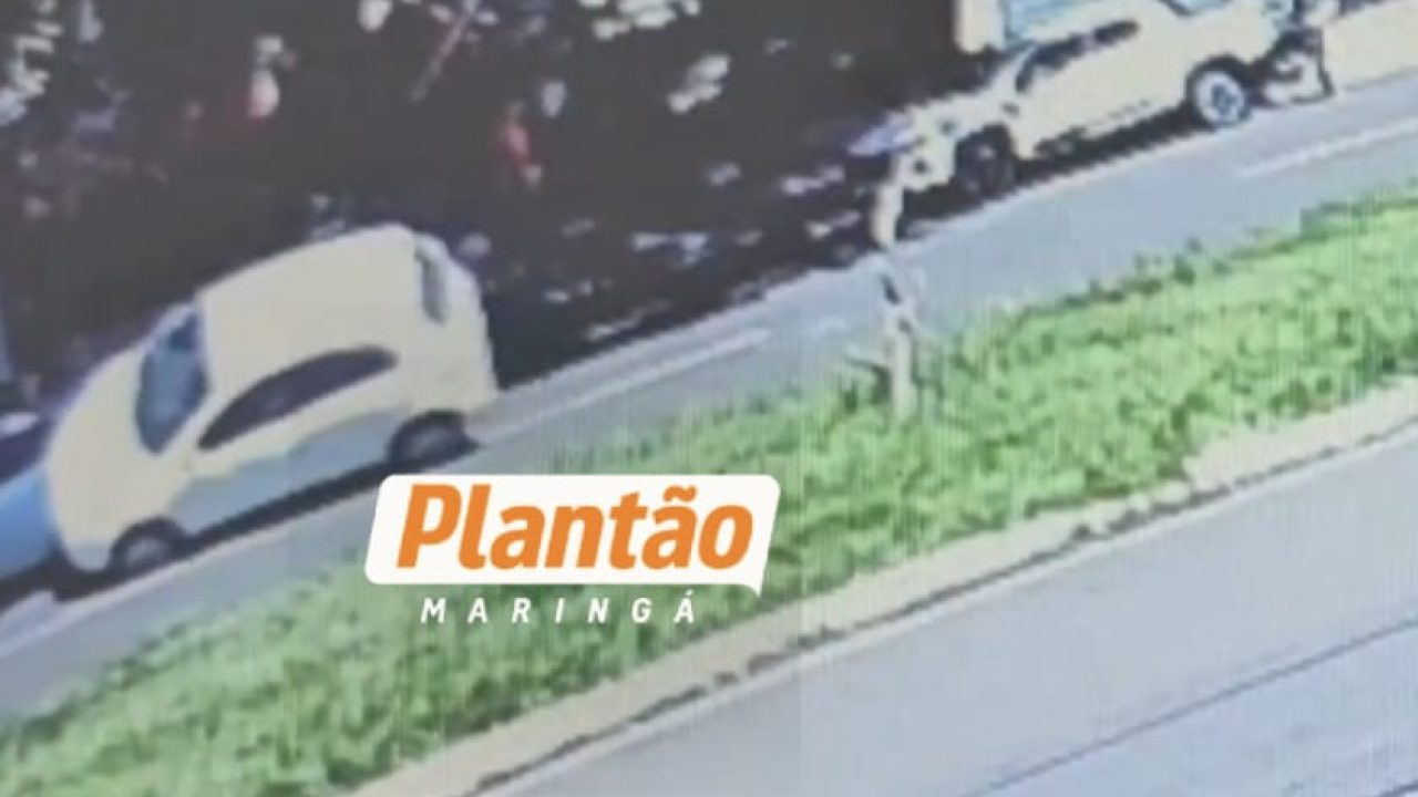 carro-perde-controle-e-capota-em-batida-envolvendo-4-veiculos-video-mostra-o-acidente
