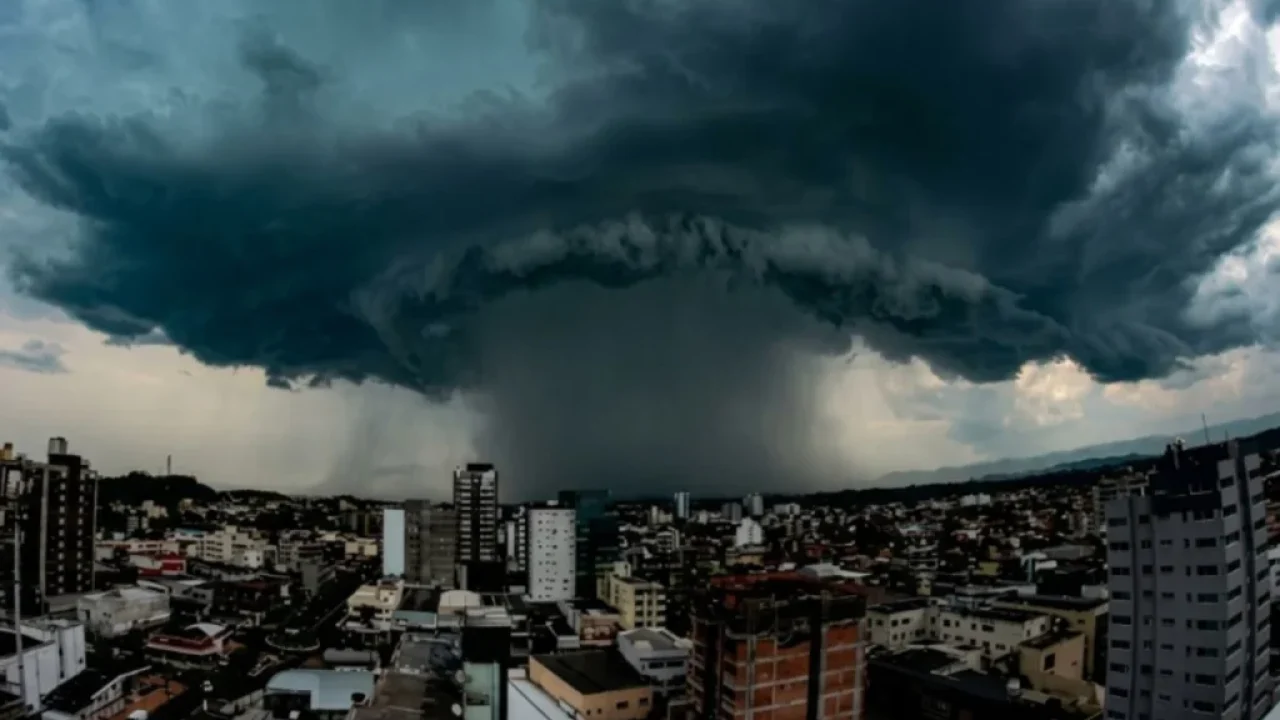 ciclone-bomba-pode-trazer-tempestade-e-ventos-de-100-km-h-ao-sul-do-brasil-veja-quando-e-o-que-esperar