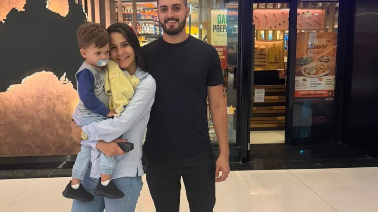 crianca-convulsiona-em-shopping-de-maringa-sofre-parada-cardiaca-e-e-reanimada-apos-massagem-da-mae-e-oracoes-de-pessoas-vi-meu-filho-sem-vida