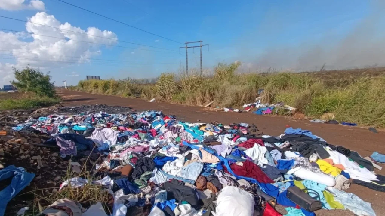 crime-ambiental-em-sarandi-incendio-e-descarte-irregular-de-lixo-assustam-moradores-no-jardim-maring