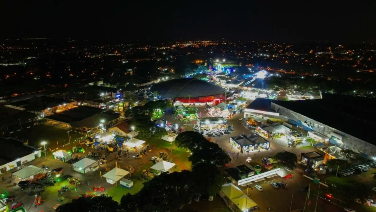 expoinga-2026-projeta-recorde-de-publico-e-mais-de-r-1-bilhao-em-negocios-com-foco-em-inovacao-no-agro