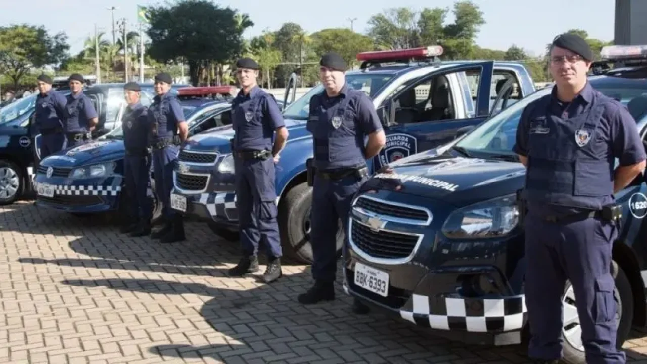 guarda-municipal-de-maringa-passara-a-usar-pistolas-glock-9mm-e-tera-aumento-de-efetivo