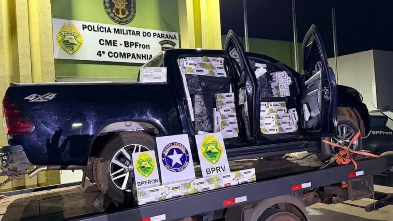 hilux-furtada-em-maringa-e-carregada-com-3-mil-pacotes-de-cigarros-e-recuperada-apos-perseguicao-em-umuarama-video