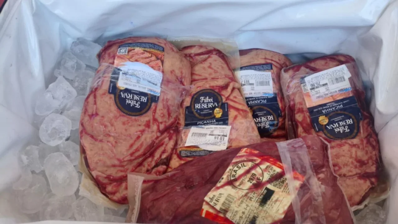 homem-e-flagrado-tentando-furtar-6-kg-de-picanha-em-supermercado-em-maringa