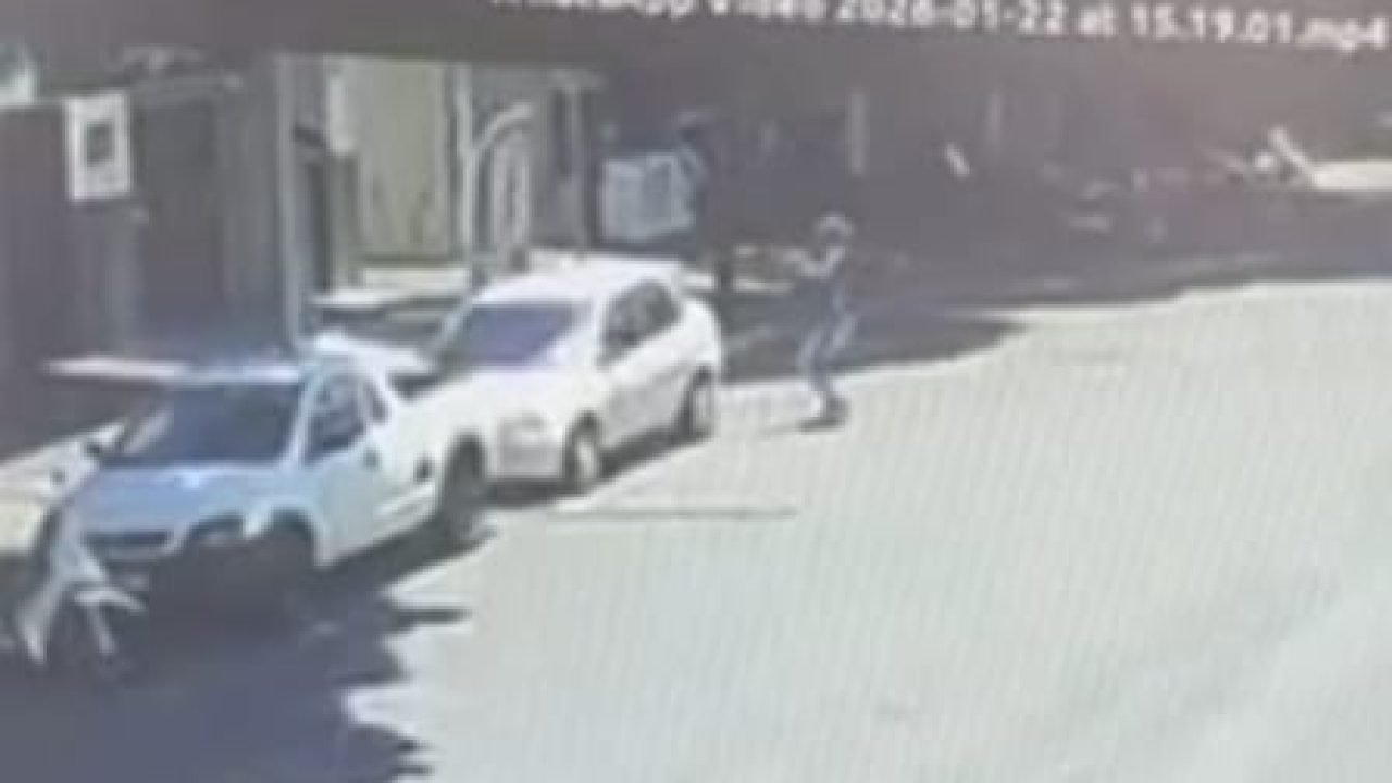 homens-envolvidos-em-troca-de-tiros-em-restaurante-se-apresentam-e-confessam-a-policia