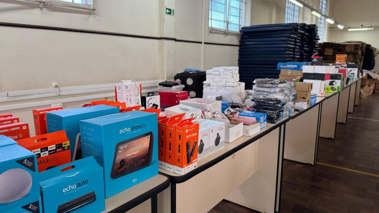 maringa-recebe-bazar-com-produtos-doados-pela-receita-federal-confira-os-detalhes