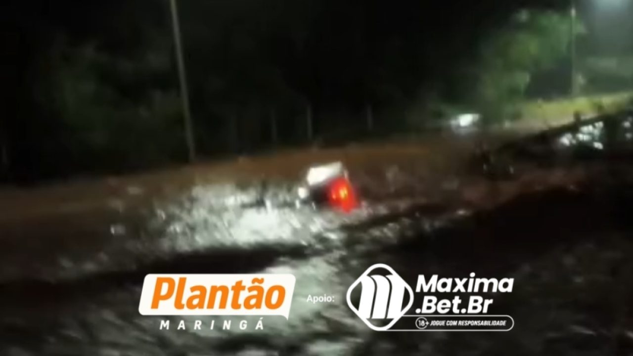 motoboy-quase-e-arrastado-por-correnteza-apos-corrego-transbordar-em-maringa