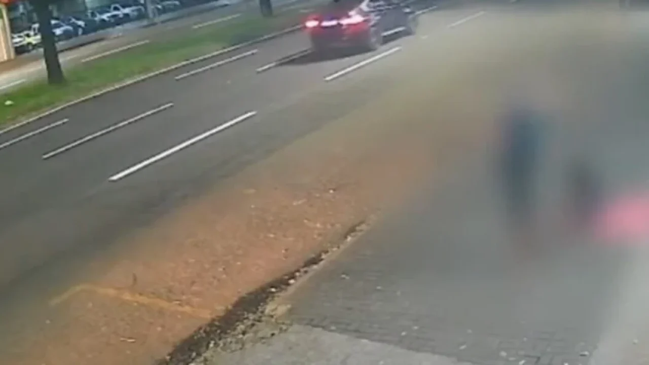 video-flagra-homem-sendo-agredido-com-pauladas-na-cabeca-em-avenida-de-maringa